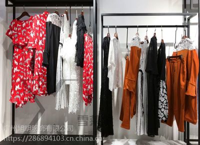 深圳品牌女裝埖坢19新款黑色蕾絲鏤空連衣裙 廣州白馬服裝批發(fā)市場(chǎng)的時(shí)尚風(fēng)潮